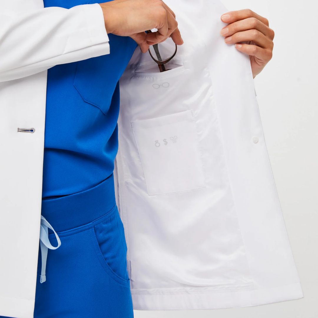 FIGS Bellevue Short Slim Lab Coat